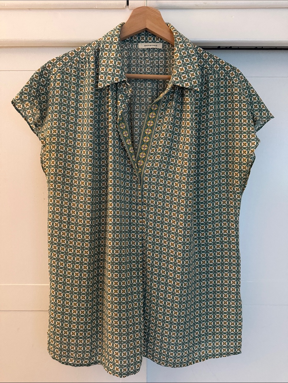 Printed Cap Sleeve Collared Top in Green/yellow